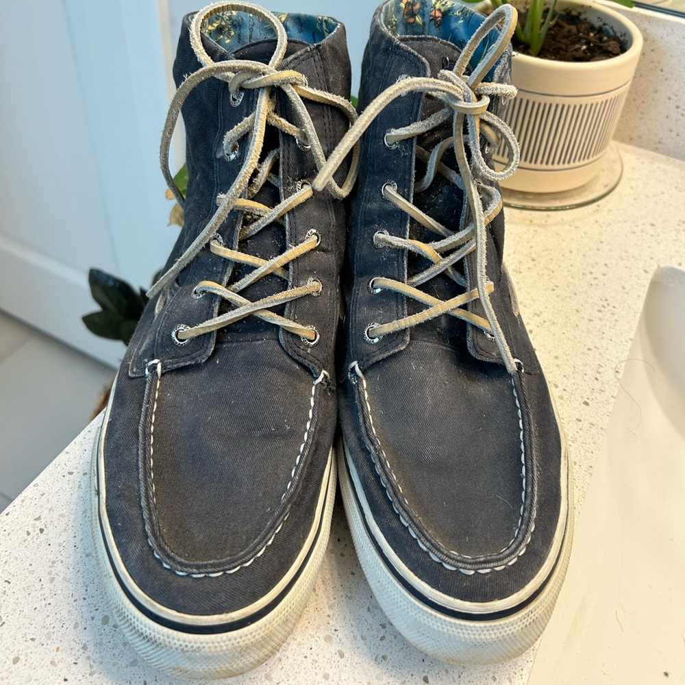 Men's Navy High-Top Shoes